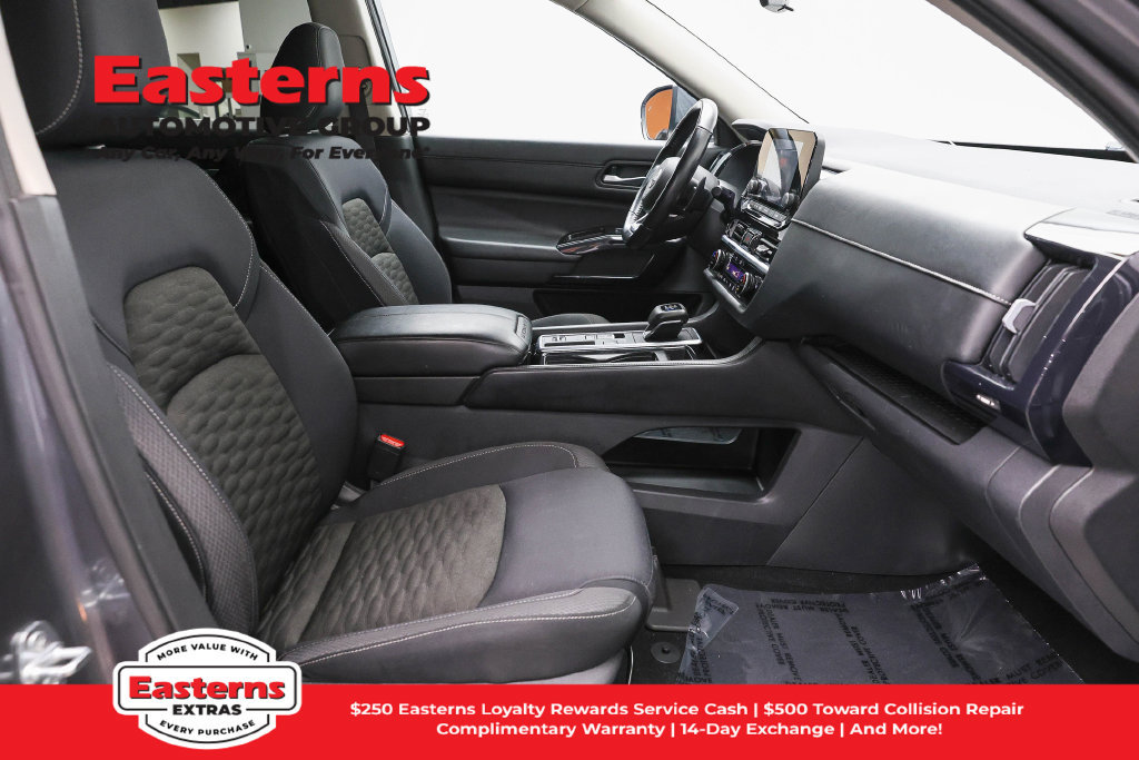Used 2022 Nissan Pathfinder SV FWD image 25