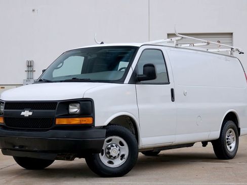 Used 2012 Chevrolet Express 2500 w/ Cold Climate Package image 2