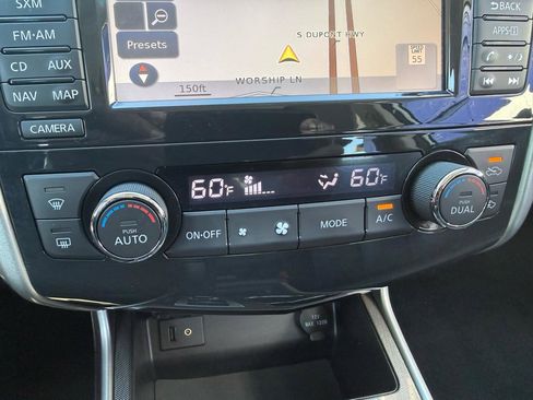 Used 2015 Nissan Altima 3.5 SL FWD image 16