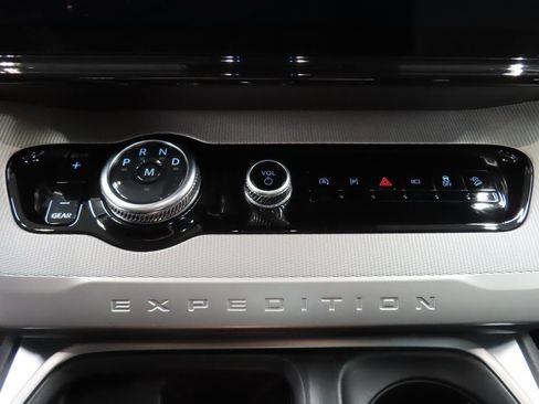 Used 2025 Ford Expedition Max Active image 64