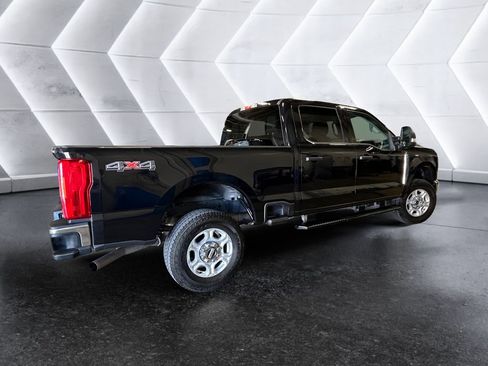 Used 2025 Ford F250 XLT image 4