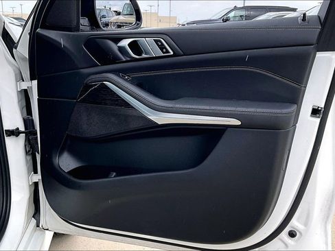 Used 2025 BMW X5 xDrive50e w/ M Sport Package image 21