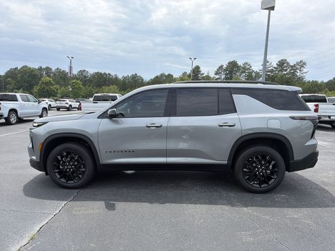 New 2026 Chevrolet Traverse LT w/ Midnight/Sport Edition FWD image 8