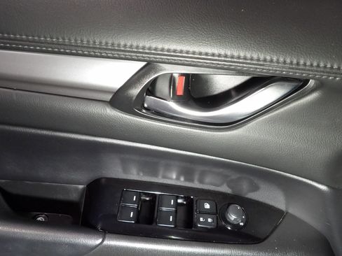 Used 2020 MAZDA CX-5 Touring FWD image 9