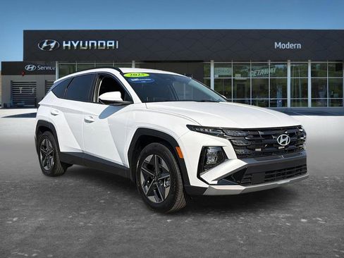 Certified 2025 Hyundai Tucson SEL FWD image 3