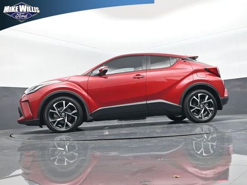 Used 2022 Toyota C-HR XLE image 20