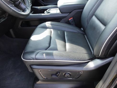 Used 2023 RAM 1500 Limited w/ Night Edition AWD/4WD image 16