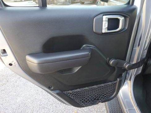 Used 2018 Jeep Wrangler Unlimited Sport image 16