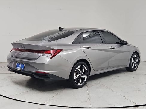 Used 2023 Hyundai Elantra SEL w/ Convenience Package FWD image 6