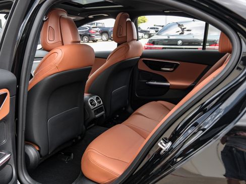 Used 2022 Mercedes-Benz C 300 Sedan w/ Exclusive Trim Package image 41