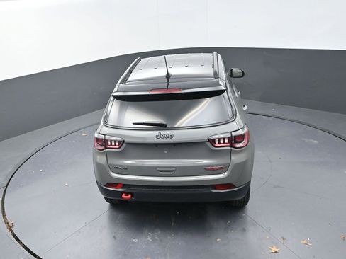 Used 2024 Jeep Compass Trailhawk image 18