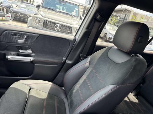 Used 2025 Mercedes-Benz GLB 250 image 16
