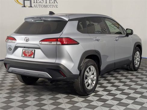 Used 2024 Toyota Corolla Cross L image 7