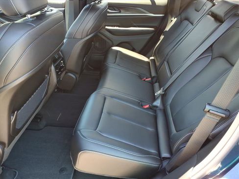 New 2026 Jeep Grand Cherokee Limited AWD/4WD image 13