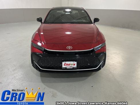 New 2026 Toyota Crown Platinum image 3