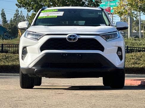 Used 2020 Toyota RAV4 XLE w/ All Weather Liner Package FWD image 9