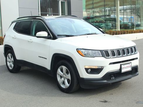 Used 2019 Jeep Compass Latitude w/ Popular Equipment Group image 10