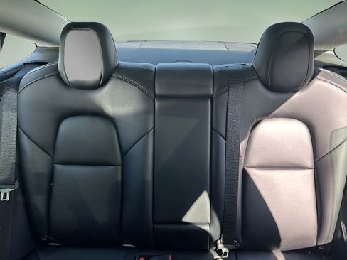 Used 2021 Tesla Model 3 Standard Range Plus image 29