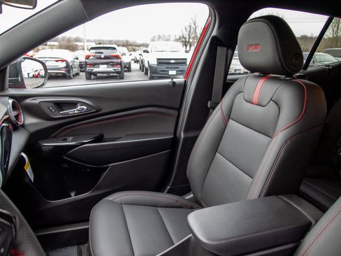 Used 2026 Chevrolet Trax RS w/ Driver Confidence Package image 13