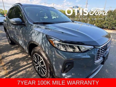 Certified 2025 Ford Escape SE w/ Class II Trailer Tow Package FWD image 1