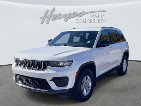 Used 2024 Jeep Grand Cherokee Laredo w/ MOPAR Finishing Package image 29