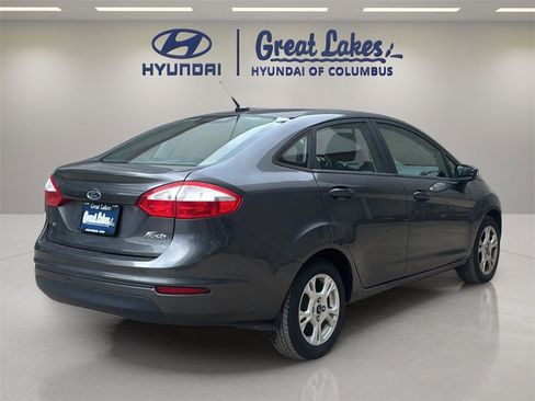 Used 2016 Ford Fiesta SE image 5