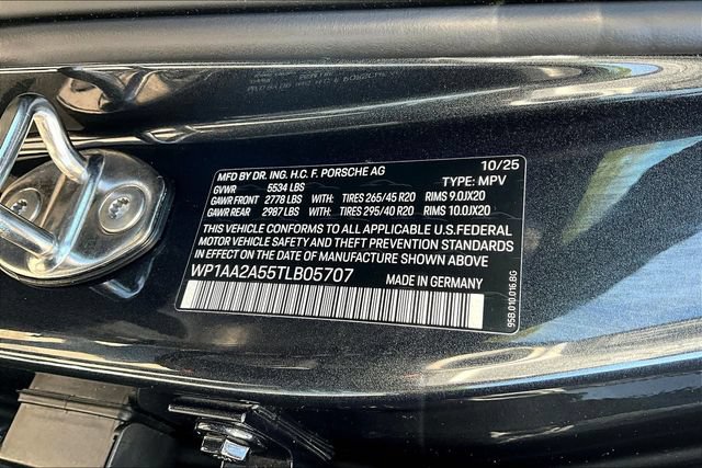 Used 2026 Porsche Macan AWD/4WD image 19