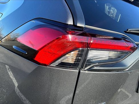 Used 2025 Toyota RAV4 XLE image 28