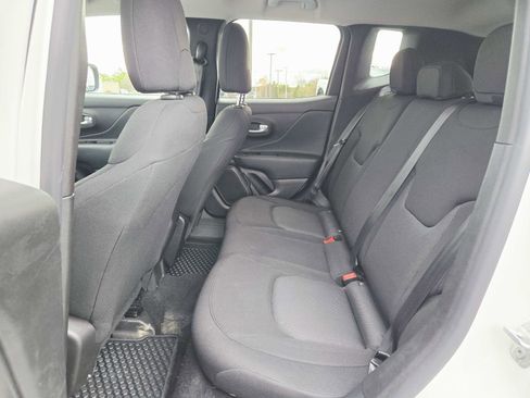 Used 2023 Jeep Renegade Latitude image 13