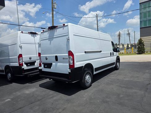 Used 2025 RAM ProMaster 2500 w/ Convenience Group FWD image 6