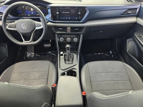 Certified 2023 Volkswagen Taos SE w/ Panoramic Sunroof Package FWD image 13