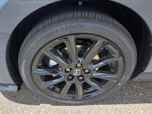 New 2026 MAZDA MAZDA3 Hatchback w/Premium Plus Pkg image 9