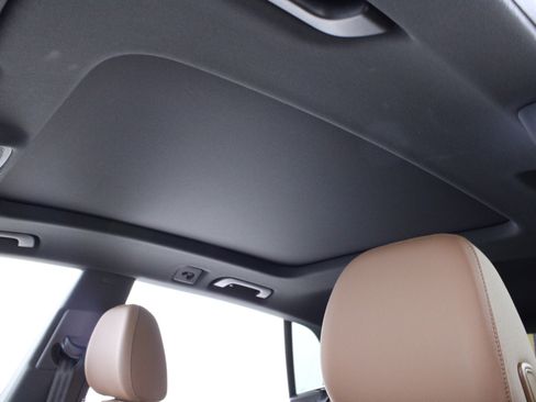 Used 2019 Audi Q8 Premium image 29