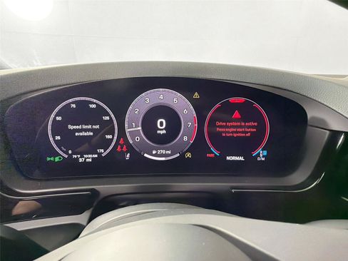 Used 2025 Porsche Cayenne Coupe AWD/4WD image 19
