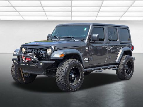 Used 2018 Jeep Wrangler Unlimited Sport S AWD/4WD image 2