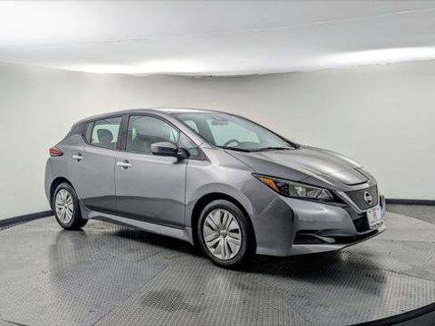 Used 2022 Nissan Leaf S FWD image 11