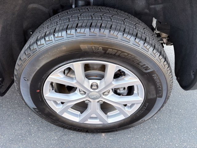 Used 2022 Jeep Grand Cherokee Limited AWD/4WD image 24
