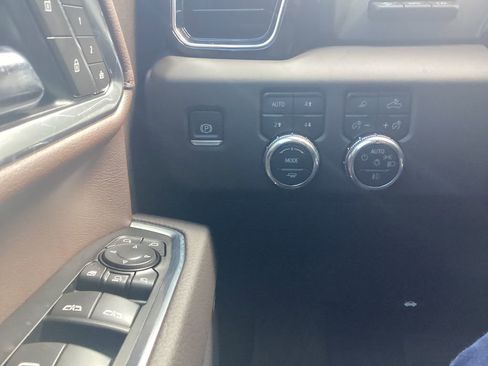 New 2026 GMC Sierra 2500 Denali w/ Denali Reserve Package AWD/4WD image 34