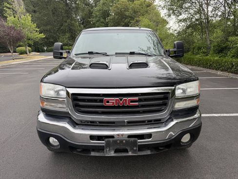 Used 2007 GMC Sierra 2500 SLT AWD/4WD image 2