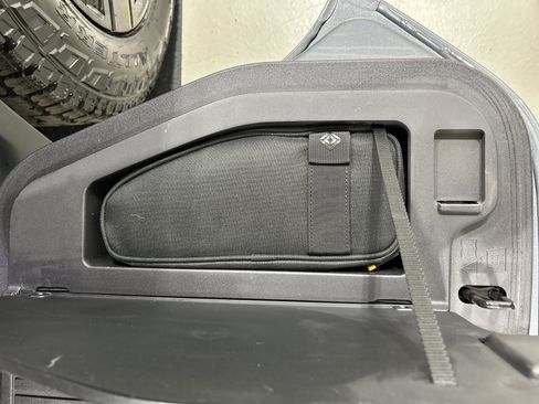 Used 2024 Rivian R1T Adventure AWD/4WD image 32