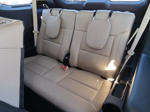 Used 2020 Ford Explorer Limited image 7