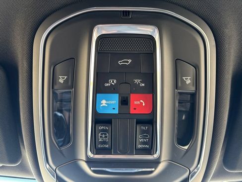 Used 2024 Jeep Grand Cherokee Laredo X w/ Luxury Tech Group I AWD/4WD image 72