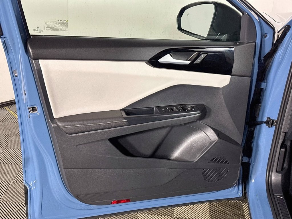 Certified 2025 Volkswagen Taos S AWD/4WD image 11