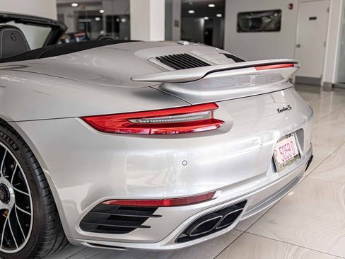 Used 2017 Porsche 911 Turbo S image 15