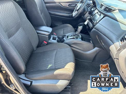 Used 2020 Nissan Rogue S FWD image 11