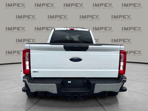 Used 2025 Ford F350 XLT AWD/4WD image 4