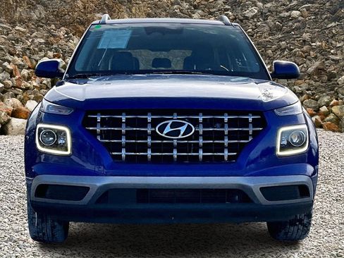 Used 2023 Hyundai Venue Limited w/ Cargo Package image 3