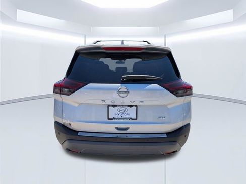 Used 2023 Nissan Rogue SV w/ SV Premium B Package FWD image 5