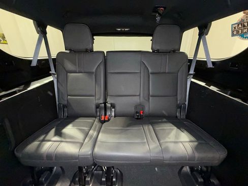 Used 2023 Chevrolet Suburban RST AWD/4WD image 20