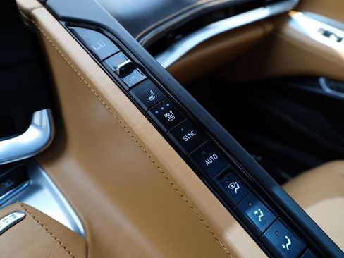 Used 2023 Chevrolet Corvette Stingray Premium Cpe w/ Z51 Performance Package RWD image 26